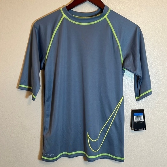NWT Nike Short Sleeve Swim Rashguard Shirt - Picture 1 of 10